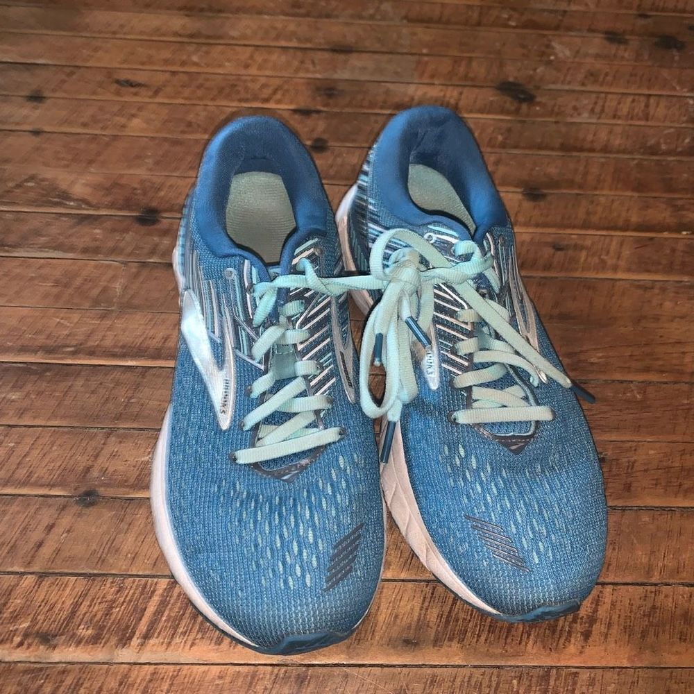 Brooks running two tone blue athletic 8.5B tennis shoes